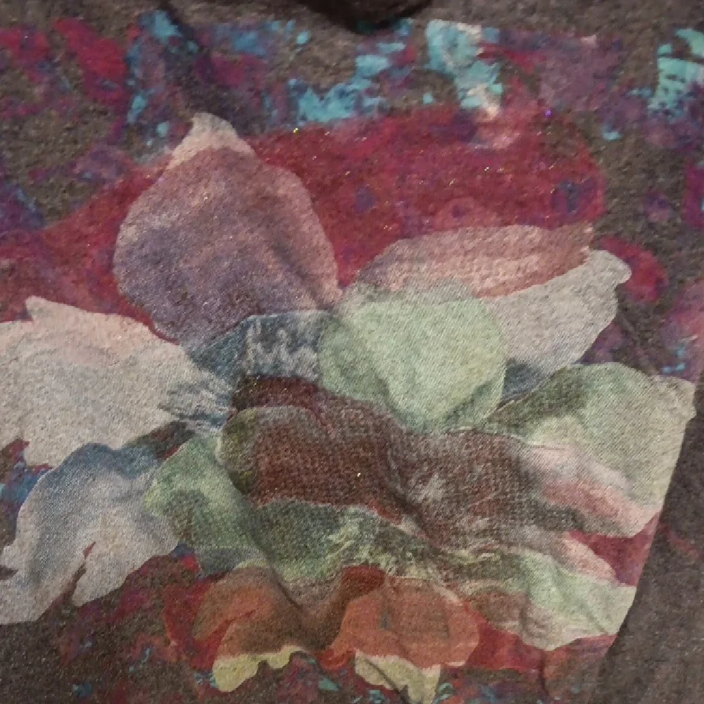 Hanes Dark Gray T-Shirt with Colorful Abstract Design - Picture 3 of 5